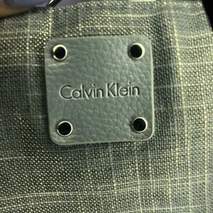✨ 3 FOR $25 ✨ Crossbody Calvin Klein bag